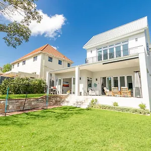 Guest house Spacious Guest In Rondebosch Cape Town